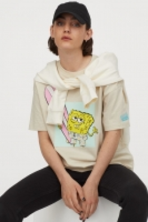 Camiseta con diseño estampado 10.99 €