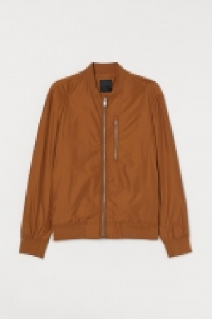 Cazadora bomber con nailon 9.99 €