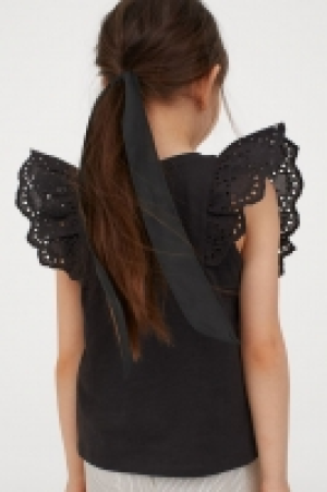 Camiseta con volantes 3.99 €