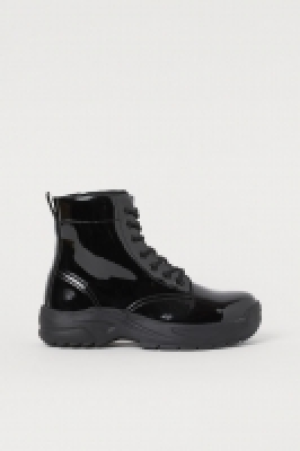 Botas de charol 15.99 €