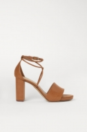 Sandalias de tiras 14.99 €