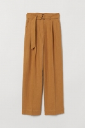 Pantalón abullonado con lino 35.99 €