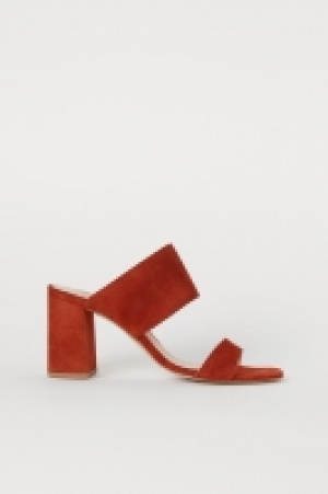 Sandalias abiertas de ante 39.99 €