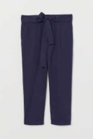 Pantalón con lazada 4.99 €