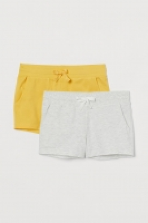 2 pantalones cortos de punto 7.99 €