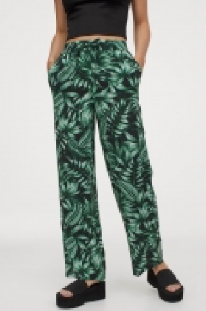 Pantalón amplio sin cierre 10.49 €