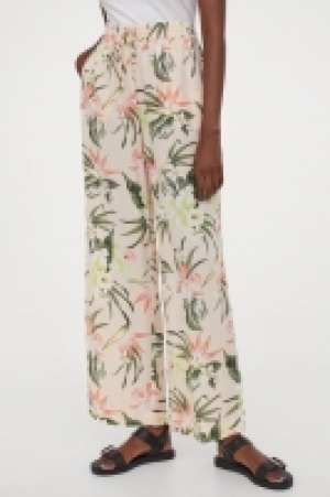 Pantalón amplio sin cierre 10.99 €