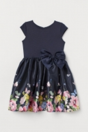 Vestido con vuelo 13.99 €