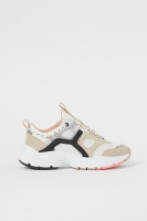 Deportivas con suela gruesa 23.99 €