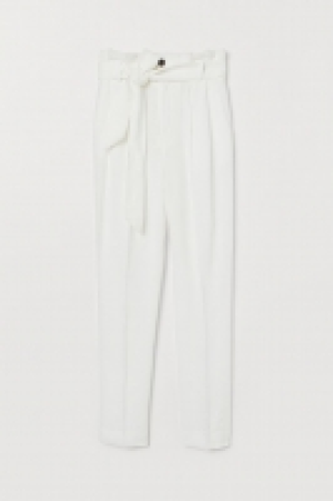 Pantalón abullonado con lino 14.99 €