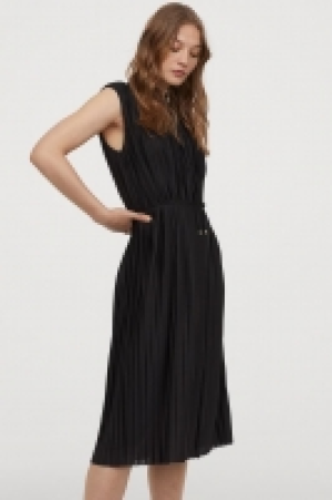 Vestido plisado 12.99 €