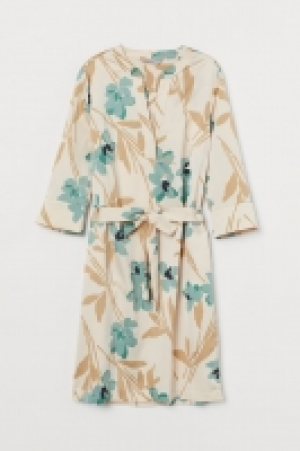 Vestido con cinturón de anudar 15.99 €