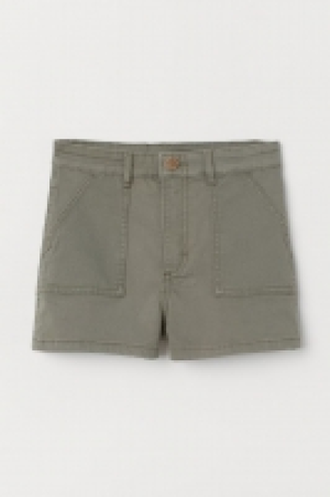 Pantalón corto cargo 10.99 €