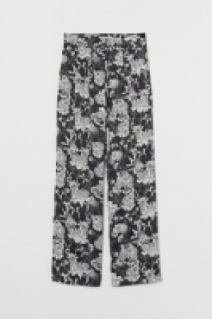 Pantalón amplio 15.99 €