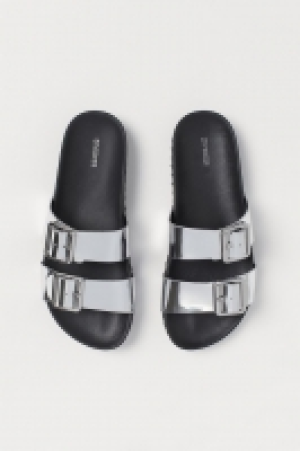 Sandalias abiertas 11.99 €