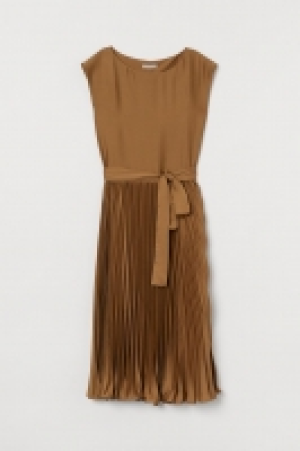 Vestido plisado 14.99 €