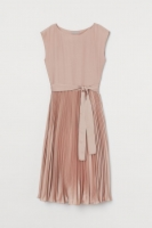 Vestido plisado 15.99 €