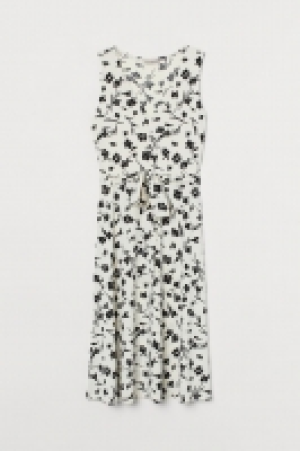 Vestido con cinturón de anudar 7.99 €