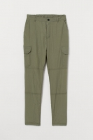 Pantalón cargo de nailon 15.99 €