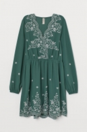 Vestido con bordados 23.99 €
