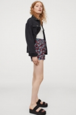 Pantalón corto arrugado 7.99 €
