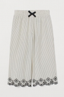 HM  Pantalón culotte con bordado