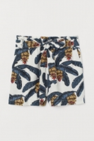 Pantalón corto con lino 10.99 €