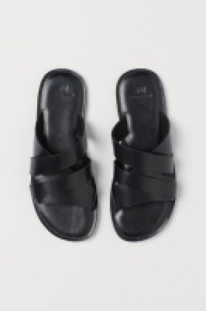 Sandalias abiertas de piel 21.99 €