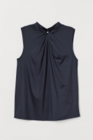 Top con detalle de nudo 6.99 €