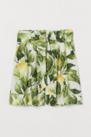 Pantalón corto con cinturón 6.99 €