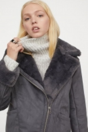 Chaqueta con cuello maxi 35.99 €