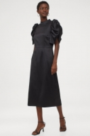 Vestido de satén manga puffy 15.99 €