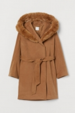 Abrigo con capucha 34.99 €