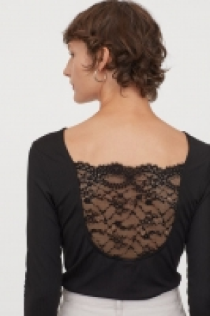 Top con espalda de encaje 9.99 €