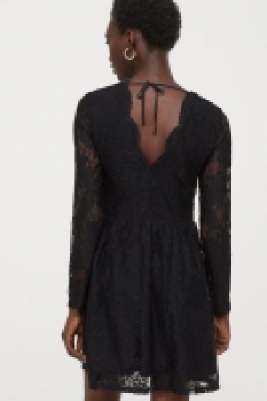 Vestido de encaje escote en V 17.99 €