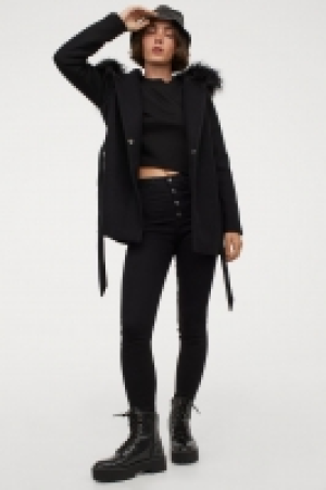 Chaqueta con capucha 35.99 €