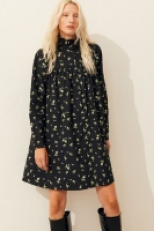 Vestido con cuello de volante 15.99 €