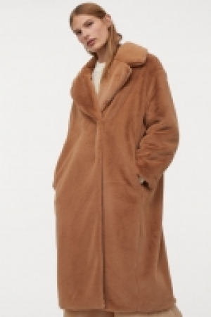 Abrigo en pelo sintético 39.99 €