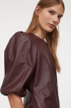 Vestido en piel sintética 15.99 €