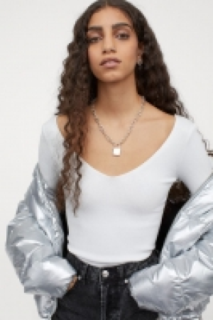 Jersey con escote de pico 10.99 €