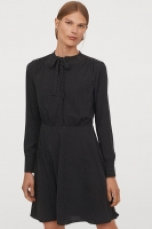 Vestido de crepé con tiras 15.99 €