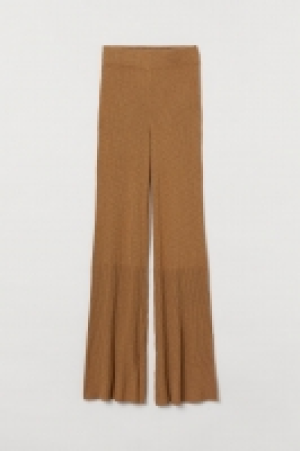 Pantalón en punto de canalé 14.99 €