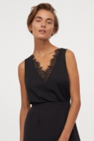 Top con encaje y escote en V 10.99 €