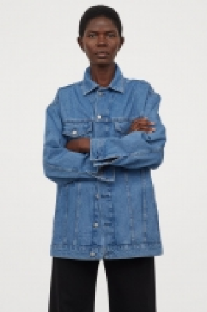 Cazadora denim oversize 23.99 €