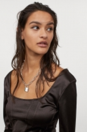 Vestido entallado 9.99 €