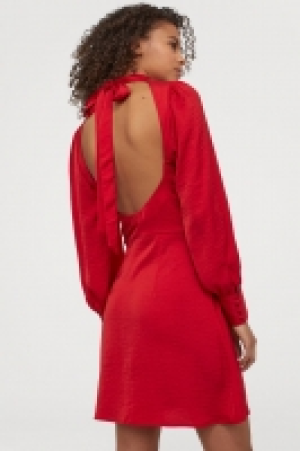 Vestido con espalda abierta 14.99 €