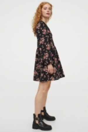 Vestido con cuello de encaje 24.99 €