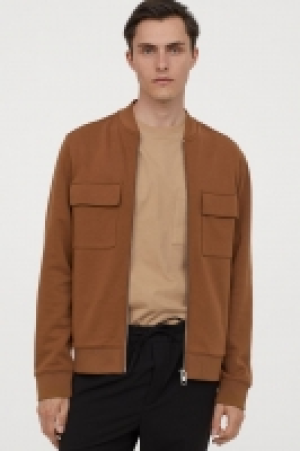Cazadora bomber de punto 14.99 €