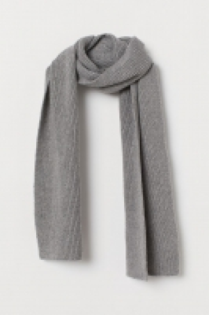 Bufanda en punto de canalé 4.79 €
