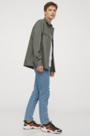Camisa en sarga de algodón 10.99 €